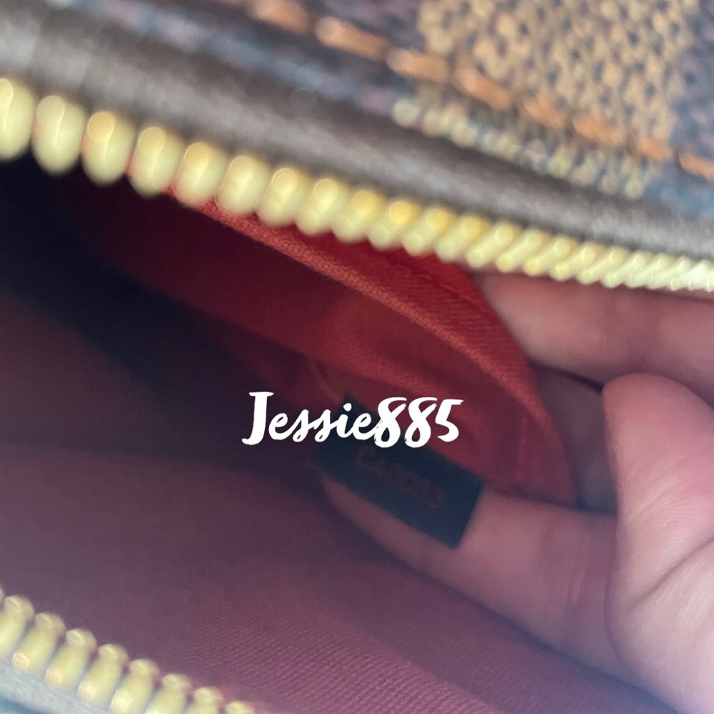 Authentic Louis Vuitton - Picture 8 of 10